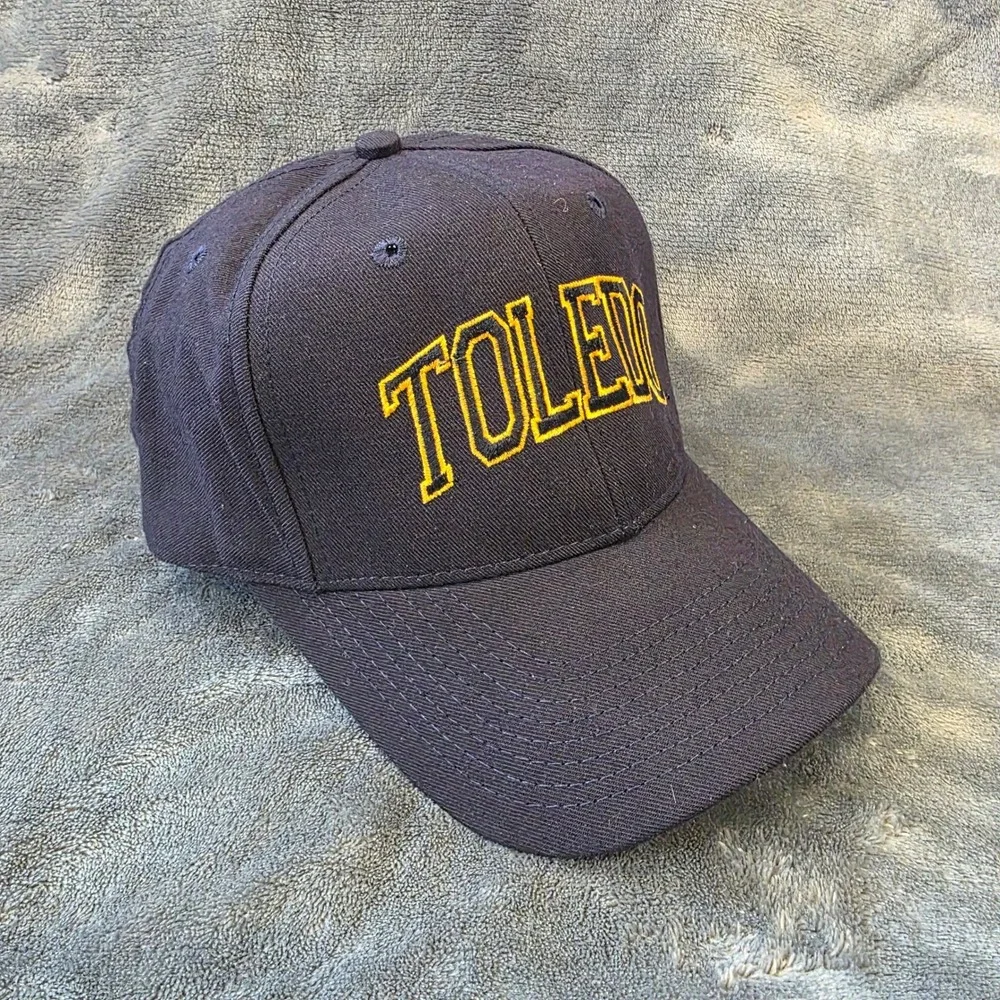 Vtg 90s University of Toledo Rockets Fitted Hat 7 3/8 Cap USA Union Made Navy
